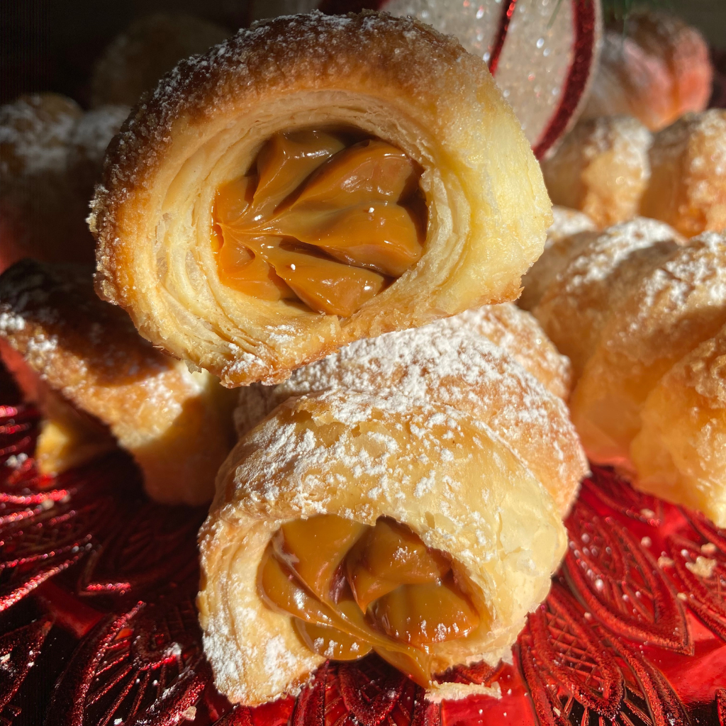 Pastry Horns with Dulce de leche