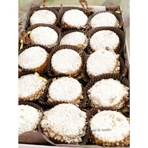 Caramel and Pecans Alfajor Cookie Set 